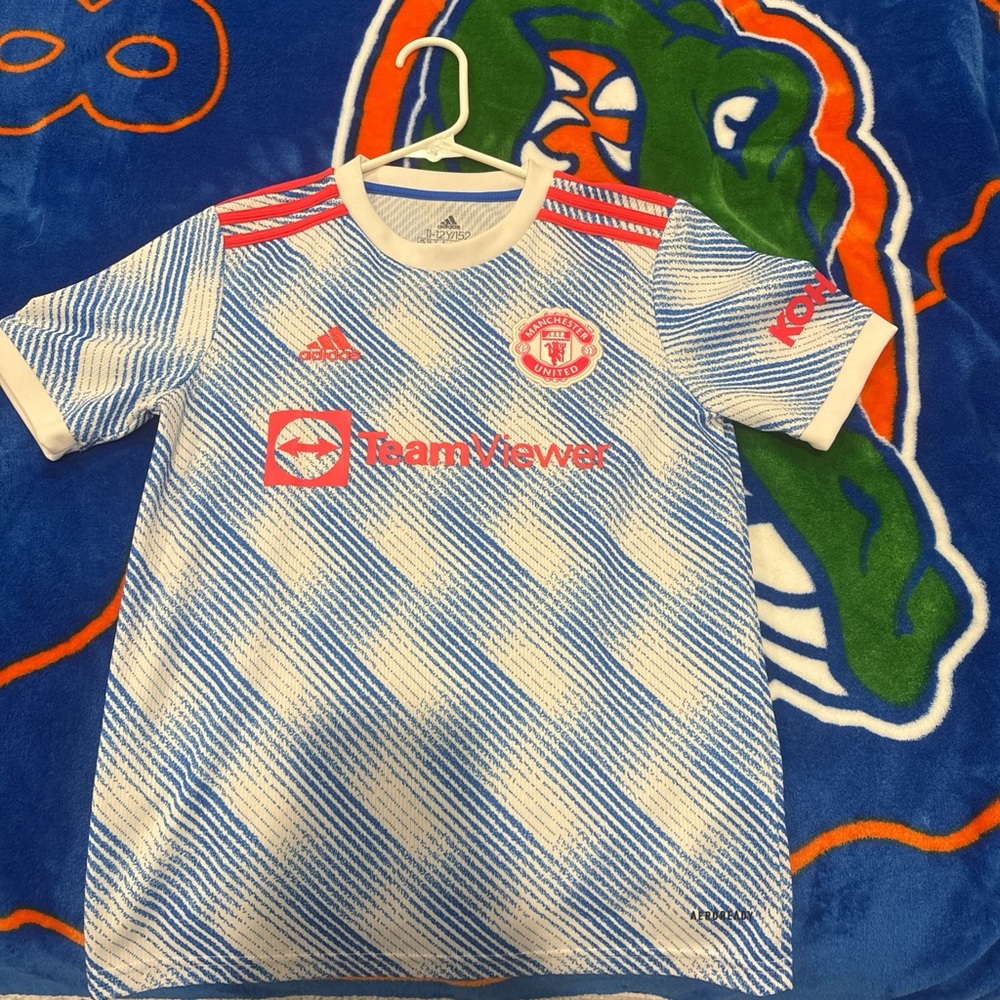 Manchester United 22/23 third kit